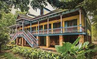 Newly Renovated 4BD Penthouse