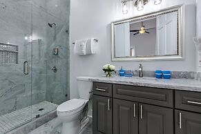 Newly Renovated 4BD Penthouse