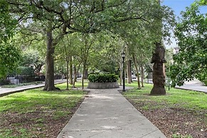 Newly Renovated 4BD Penthouse