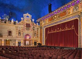 Urban Oasis 4BD House close to FQ