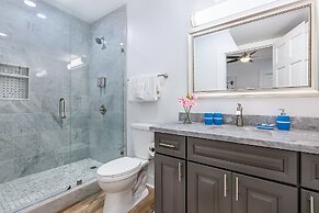 Urban Oasis 4BD House close to FQ