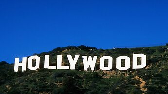 VIP Hollywood LA 5BD Walk of Fame Suite