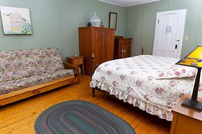 Trail's End Inn