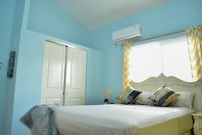 Caymanas Adrian's Vacation House