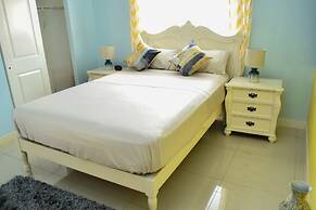 Caymanas Adrian's Vacation House