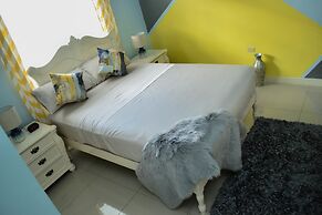 Caymanas Adrian's Vacation House