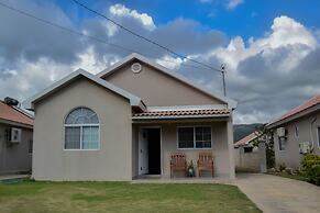 Caymanas Adrian's Vacation House