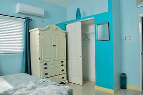 Caymanas Adrian's Vacation House