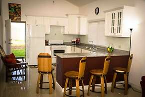 Caymanas Adrian's Vacation House