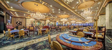 Les Ambassadeurs Hotel & Casino