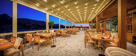 Les Ambassadeurs Hotel & Casino