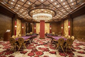 Les Ambassadeurs Hotel & Casino