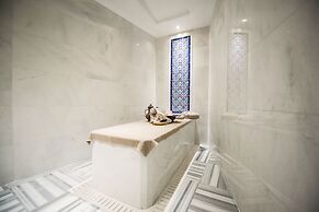 Les Ambassadeurs Hotel & Casino