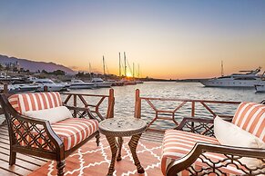 Les Ambassadeurs Hotel & Casino