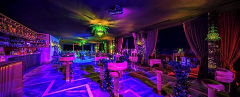 Les Ambassadeurs Hotel & Casino