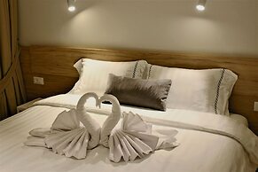 Lake Muse Apartments