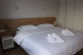 Lake Muse Apartments