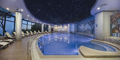 Merit Crystal Cove Hotel Casino & SPA