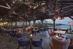 Merit Crystal Cove Hotel Casino & SPA