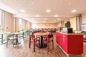 B&B Hotel Lully 3 Lakes