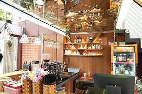 Hong Bao Thach Hotel