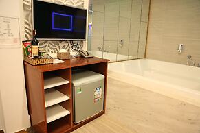 Hong Bao Thach Hotel