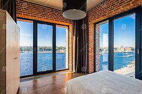 Docklands Apart Hotel