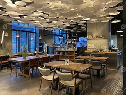 Docklands Apart Hotel