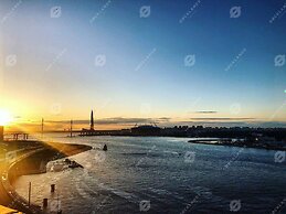 Docklands Apart Hotel