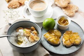 Docklands Apart Hotel