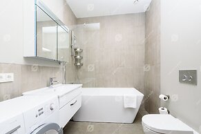 Docklands Apart Hotel