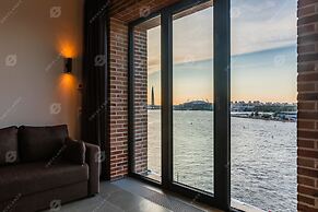 Docklands Apart Hotel