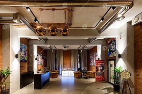 Docklands Apart Hotel