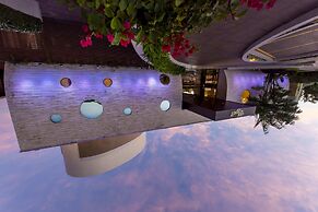 Vogal Luxury Beach Hotel & Spa