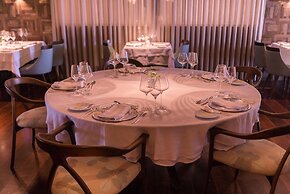 Vogal Luxury Beach Hotel & Spa