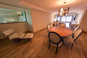 Vogal Luxury Beach Hotel & Spa