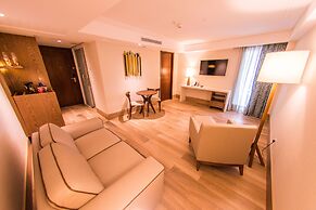 Vogal Luxury Beach Hotel & Spa