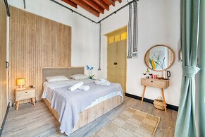 Avenue Hotel