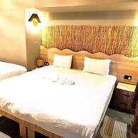 Avenue Hotel