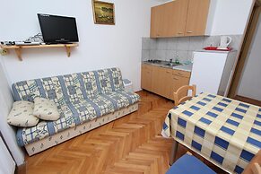 Apartments Lora