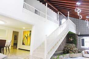 $ PROMO $ 3 Bedrooms with Bathrooms apartment & Jacuzzi in Lleras park