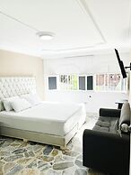 $ PROMO $ 3 Bedrooms with Bathrooms apartment & Jacuzzi in Lleras park