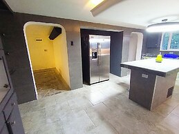 $ PROMO $ 3 Bedrooms with Bathrooms apartment & Jacuzzi in Lleras park