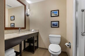 Comfort Inn & Suites Cedar Rapids CID Eastern Iowa Airport