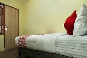 OYO 146 Menteng Residence Near Kementerian Perencanaan Pembangunan Nas