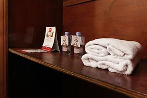 OYO 146 Menteng Residence Near Kementerian Perencanaan Pembangunan Nas