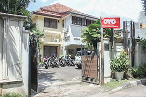 OYO 146 Menteng Residence Near Kementerian Perencanaan Pembangunan Nas