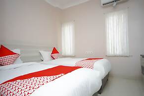 Super OYO 270 Madinah Residence Syariah