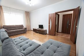 Apartment on Aviatorov 25