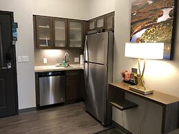 Staybridge Suites Wisconsin Dells - Lake Delton by IHG
